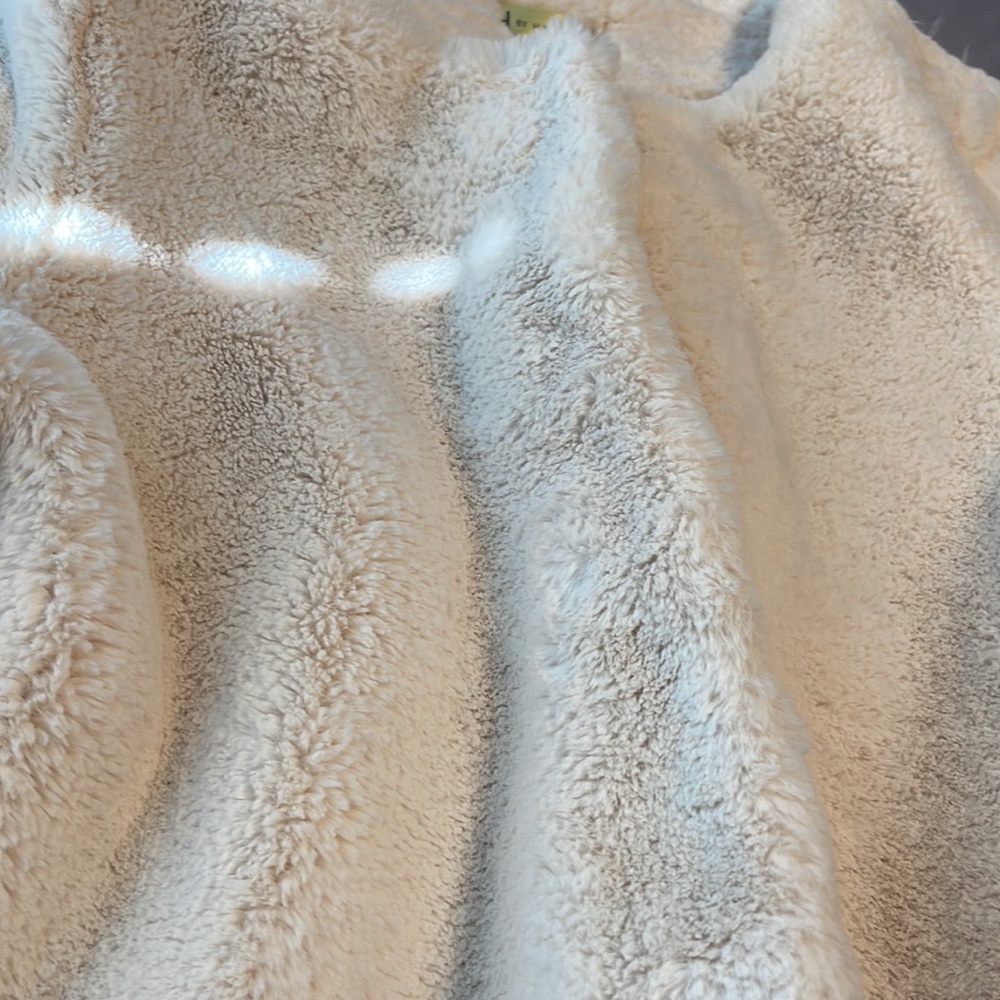 Coat - Picture 8 of 9